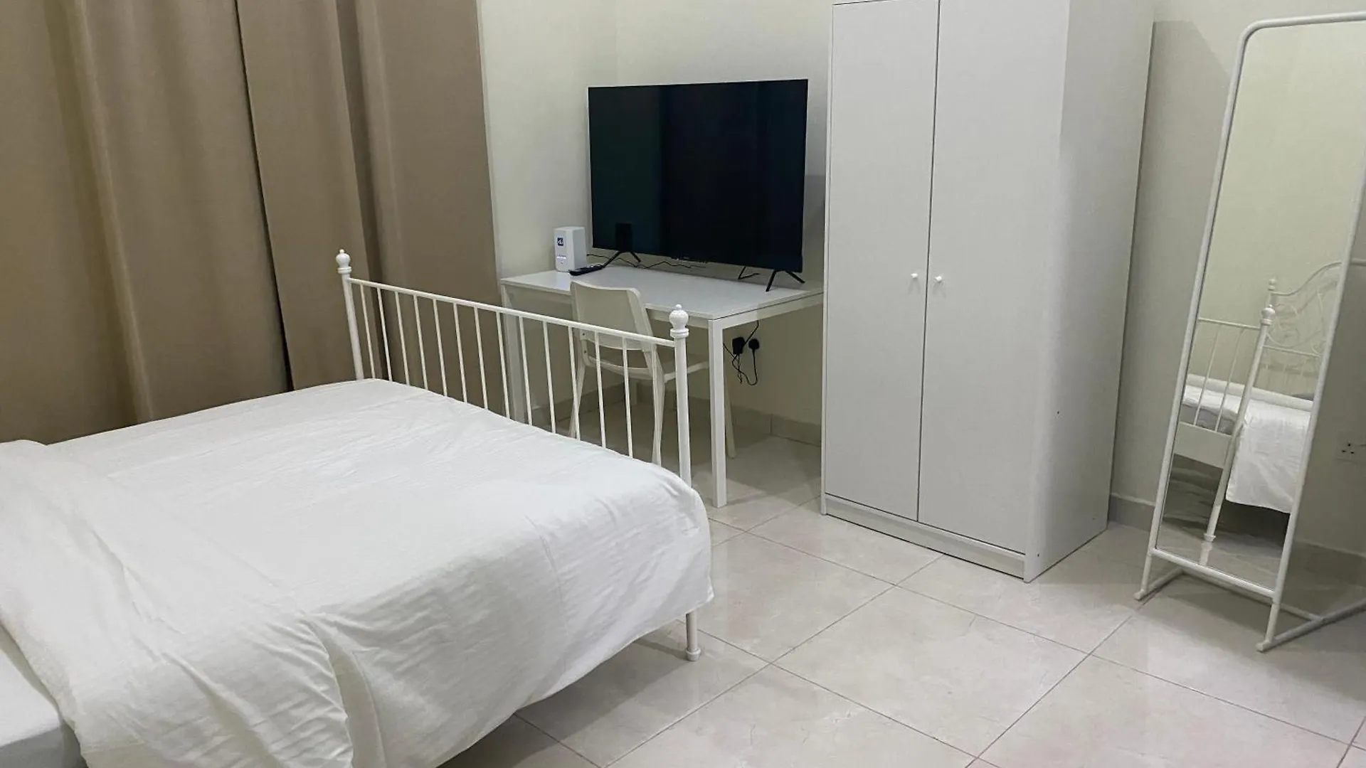 Апартаменты Your Delux Studio Near Airport Абу-Даби